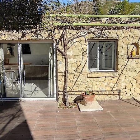 Charmant Studio Independant Dans La Colline Eyguières エクステリア 写真